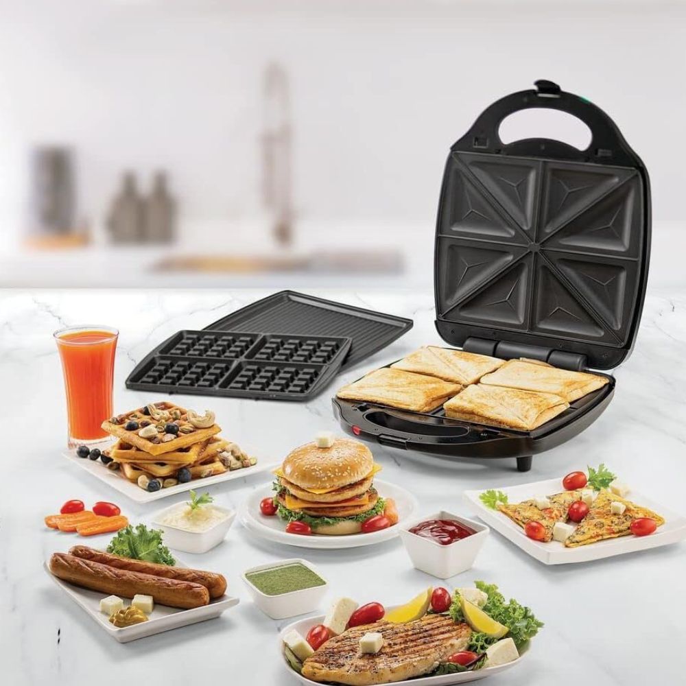 BLACK+DECKER 1400W 3-in-1  4 Slice Sandwich & Waffle Maker with 180 Degree Grill Mode with Interchangeable Plate, TS4130-B5,