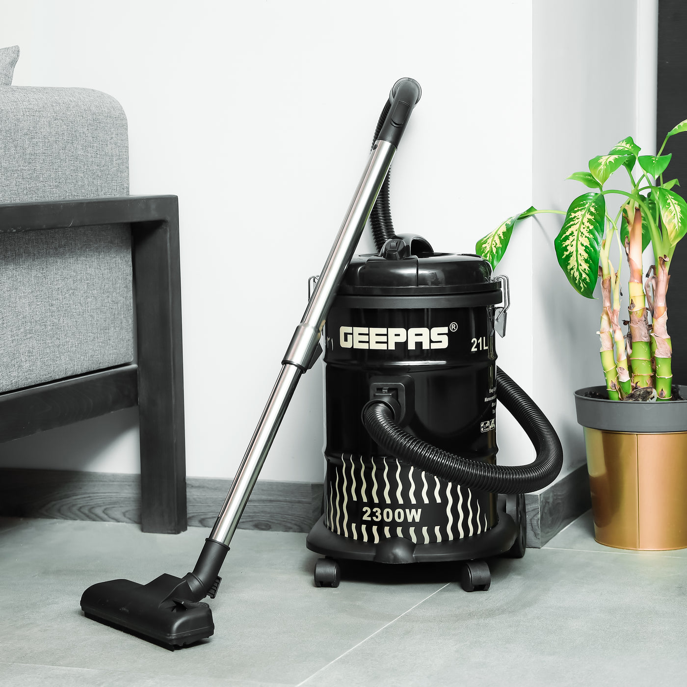 Geepas 21 L Dry and Blow Vacuum Cleaner- GVC2592| 2300W Stainless Steel Drum Tank with Powerful Copper Motor| Comfortable Handle, Rolling wheels with Easy Parking Nozzle and Dust Full Indicator | 2-Year Warranty