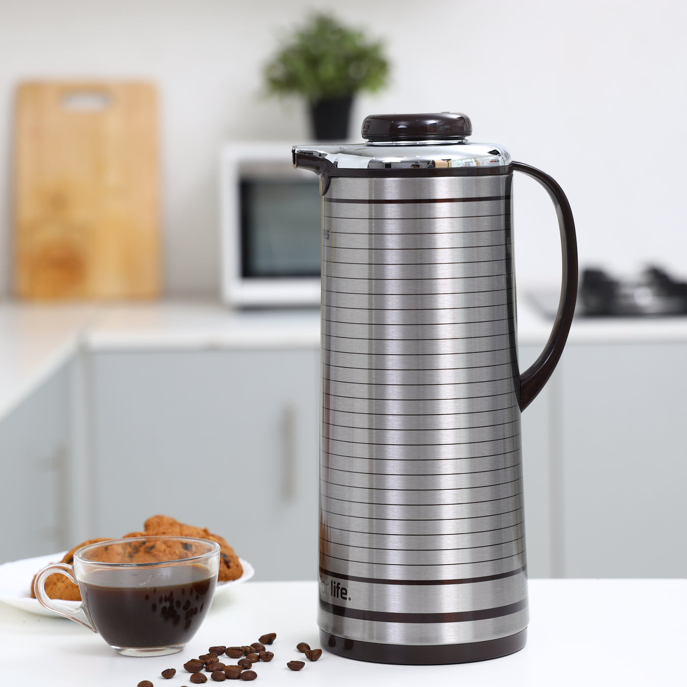 Geepas GVF5260 Vacuum Flask -  Coffee Heat Insulated Thermos 1.6L  for Keeping Hot/Cold Long Hour Heat/Cold Retention, Multi-Walled Vacuum for Coffee, Hot Water, Tea, Beverage | Ideal for Social Occasion, Commercial & Outings