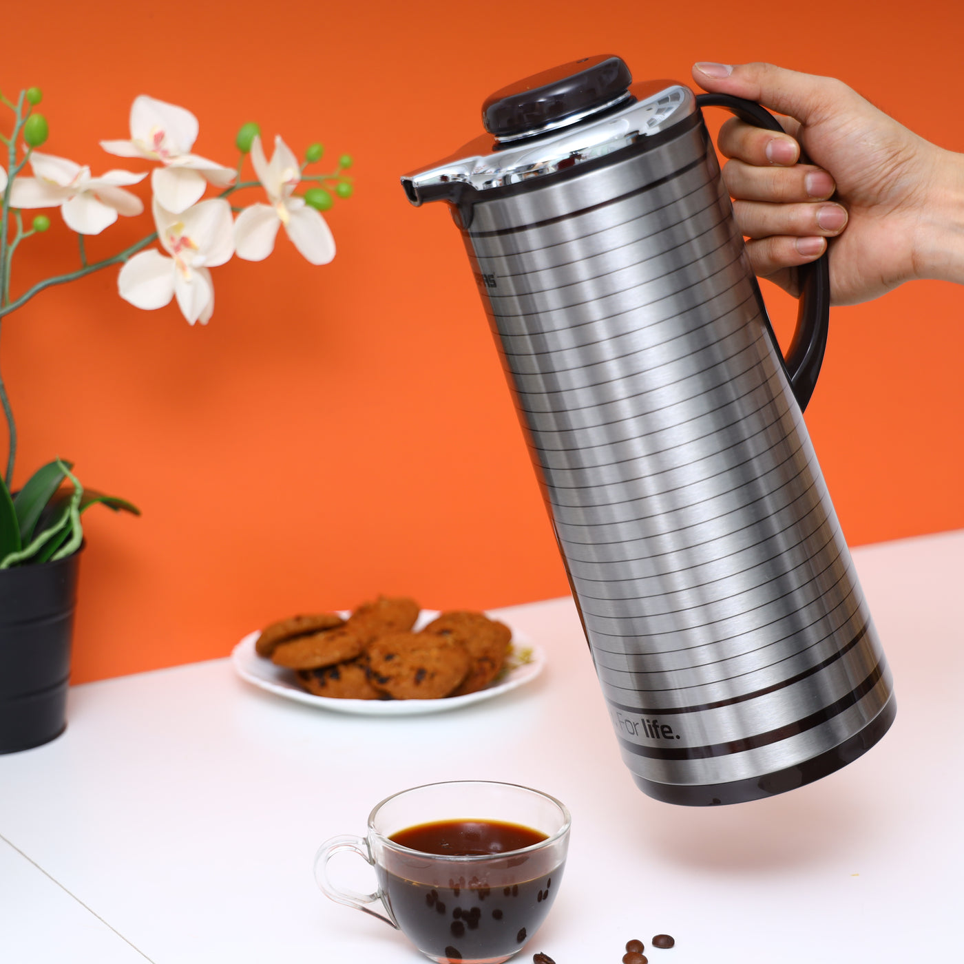 Geepas GVF5260 Vacuum Flask -  Coffee Heat Insulated Thermos 1.6L  for Keeping Hot/Cold Long Hour Heat/Cold Retention, Multi-Walled Vacuum for Coffee, Hot Water, Tea, Beverage | Ideal for Social Occasion, Commercial & Outings