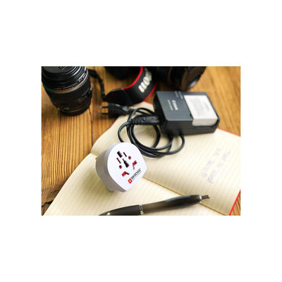 SKROSS Travel Adapter – Travel Essentials International Plug Adapter For World To UK